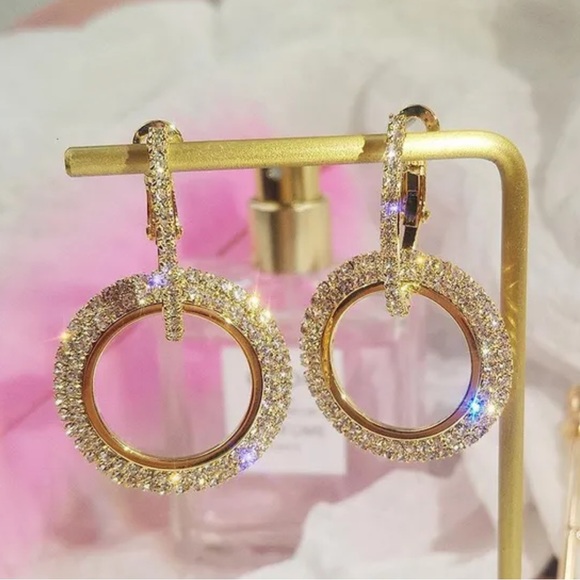 Gorgeous GOLD CZ dangle earrings - Picture 2 of 2
